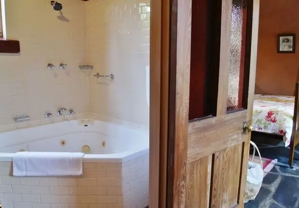 Luxury Kır Evi, Sıcak Su Küveti (Paprika)