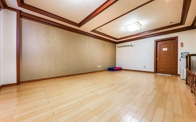 Oda (Korean-style Ondol Room)