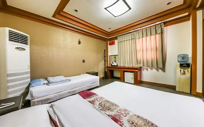 Oda (Large family room (MT seminar))