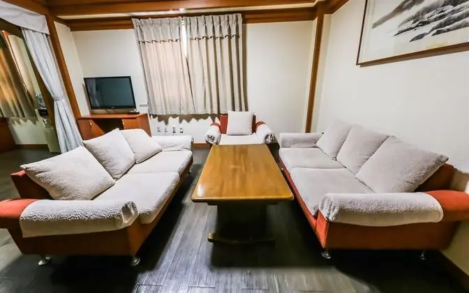 Oda (Large family room (MT seminar))