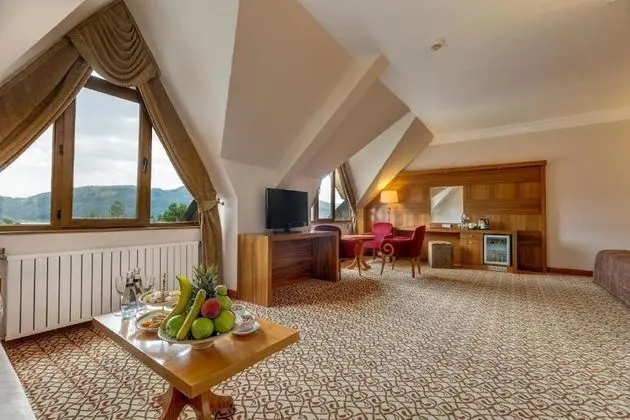 Deluxe Room, Partial Lake View, Lakeside