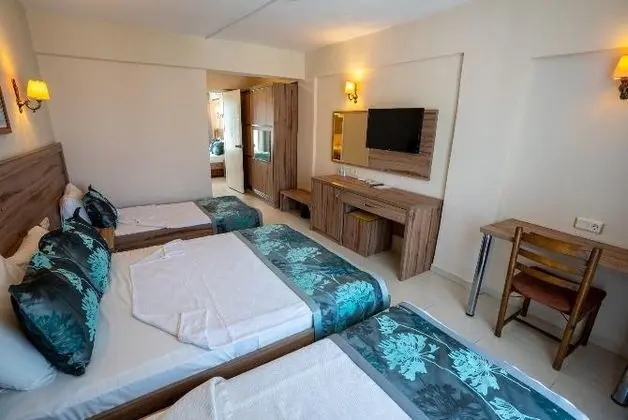 https://images.etstur.com/imgproxy/resize/2560x1440/files/images/hotelImages/etsrooms/563/Buyuk_Berk_Otel_20250702171935_6.jpg