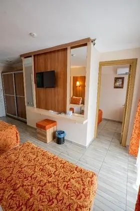 https://images.etstur.com/imgproxy/resize/2560x1440/files/images/hotelImages/etsrooms/563/Buyuk_Berk_Otel_20250702171935_9.jpg