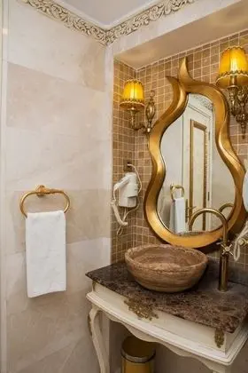 DELUXE ÜÇ KİŞİLİK ODA