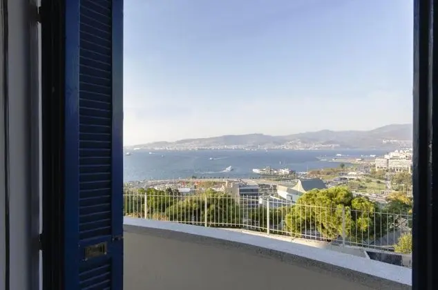 Daire-İki Yatak Odalı, Deniz Manzaralı, Balkonlu