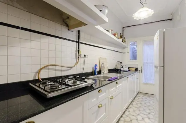 Daire-İki Yatak Odalı, Deniz Manzaralı, Balkonlu