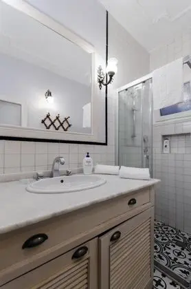 Daire-İki Yatak Odalı, Deniz Manzaralı, Balkonlu