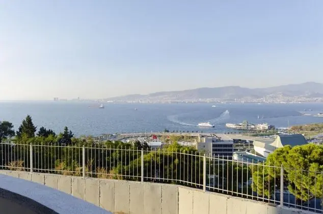 Daire-İki Yatak Odalı, Deniz Manzaralı, Balkonlu