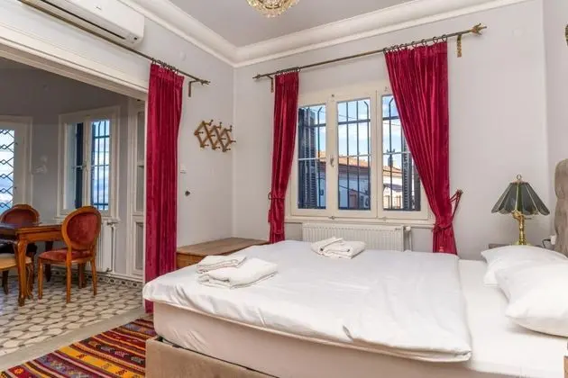 Daire-İki Yatak Odalı, Deniz Manzaralı, Balkonlu