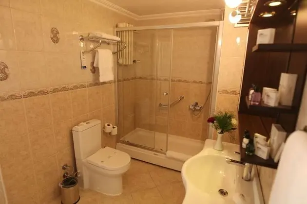 Standard Tek Büyük Yataklı Oda