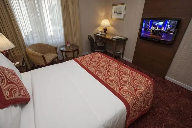 Deluxe Tek Büyük Yataklı Oda