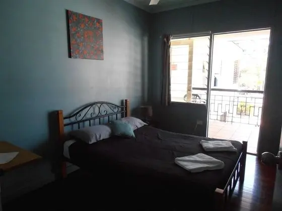 Tek Büyük Yataklı Oda, Ortak Banyo (with Shared Balcony)