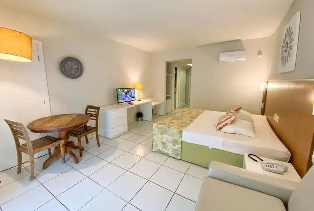 Quarto Luxo Vista Piscina ou Parcial Mar