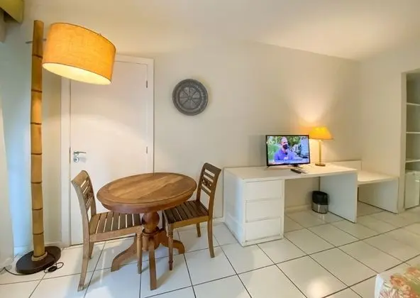 Quarto Luxo Vista Piscina ou Parcial Mar