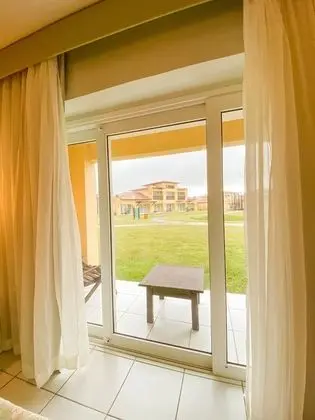 Quarto Luxo Vista Piscina ou Parcial Mar