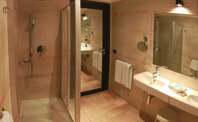 Standard Üç Kişilik Oda