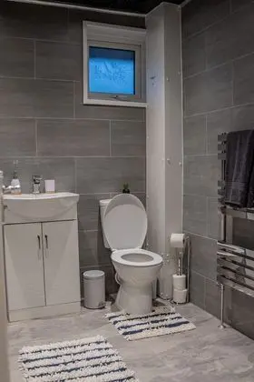 Classic Ev, Banyolu/Duşlu (9 Min Drive City Centre)