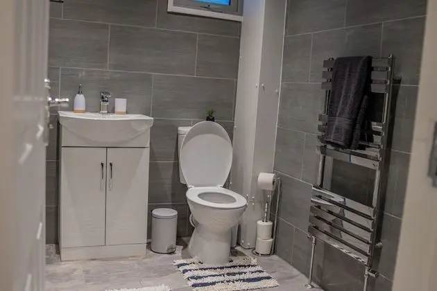 Classic Ev, Banyolu/Duşlu (9 Min Drive City Centre)