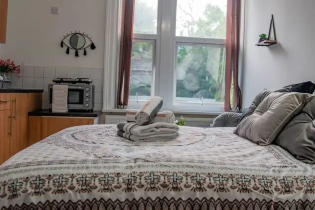 Basic Stüdyo, Banyolu/Duşlu
