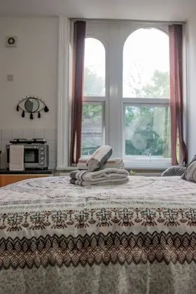 Basic Stüdyo, Banyolu/Duşlu