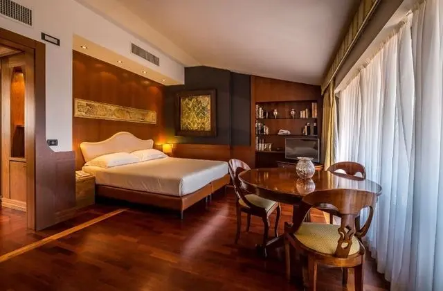 Deluxe Tek Büyük veya İki Ayrı Yataklı Oda