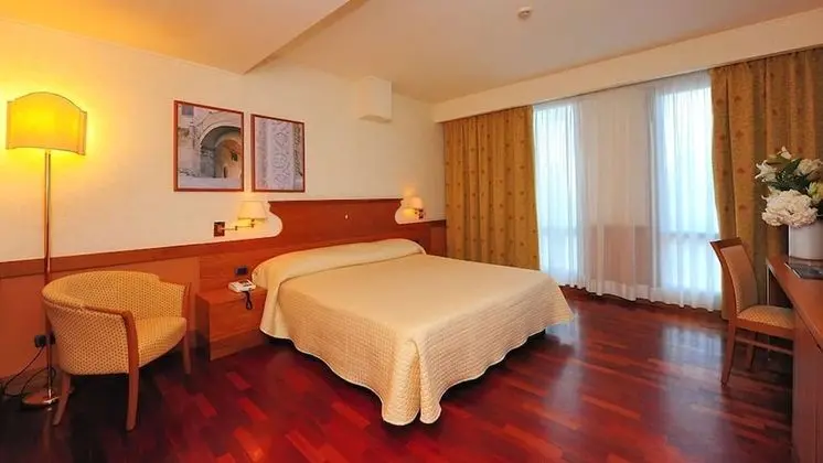 Superior Tek Büyük veya İki Ayrı Yataklı Oda