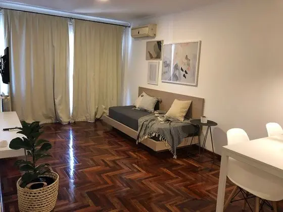 Standard Apart Daire, Şehir Manzaralı