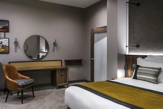 Süit, 1 En Büyük (King) Boy Yatak, Sigara İçilmez, Buzdolabı