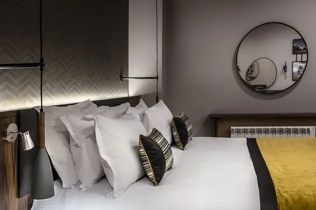 Süit, 1 En Büyük (King) Boy Yatak, Sigara İçilmez, Buzdolabı