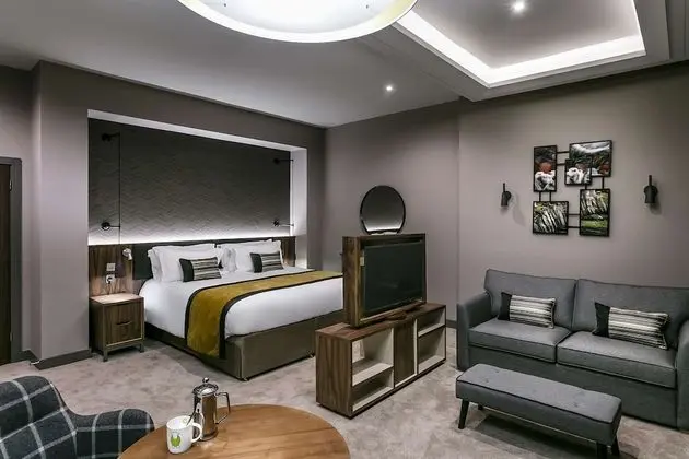 Süit, 1 En Büyük (King) Boy Yatak, Sigara İçilmez, Buzdolabı