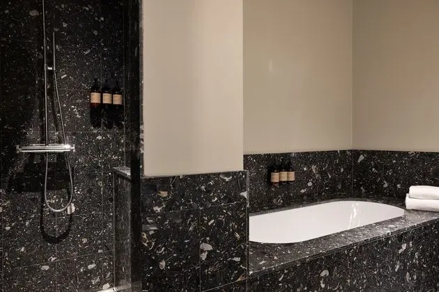 The Veranda Suite