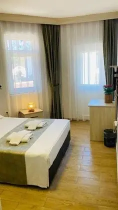 Standart Oda, Dağ veya Havuz Manzaralı, Balkonlu