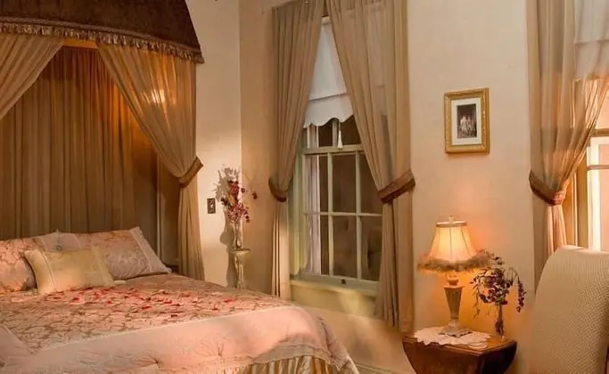 Renaissance Room