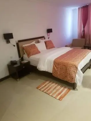 Standard Tek Büyük Yataklı Oda