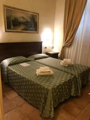 Comfort Tek Büyük veya İki Ayrı Yataklı Oda