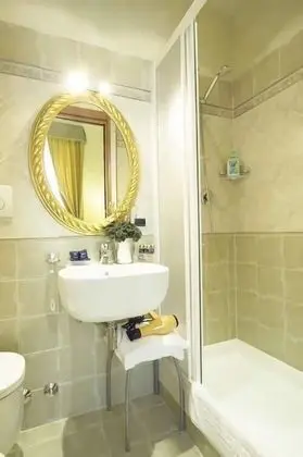 Comfort Tek Büyük veya İki Ayrı Yataklı Oda