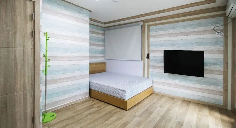 B2 Bed 1 Room