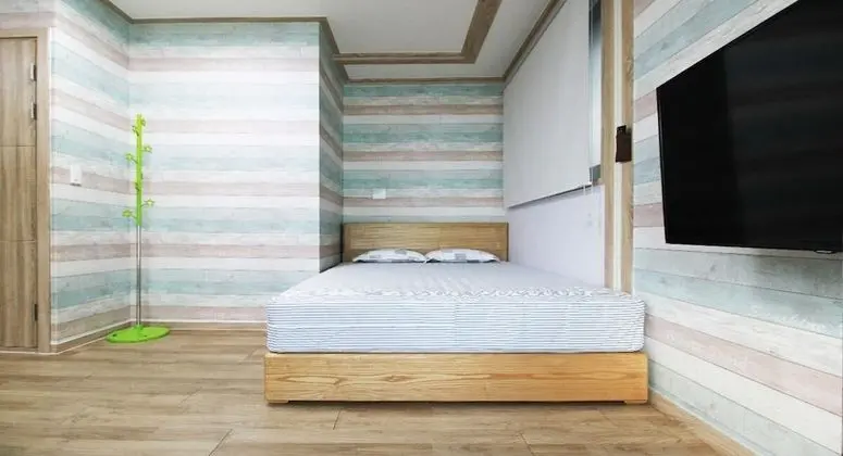 B2 Bed 1 Room