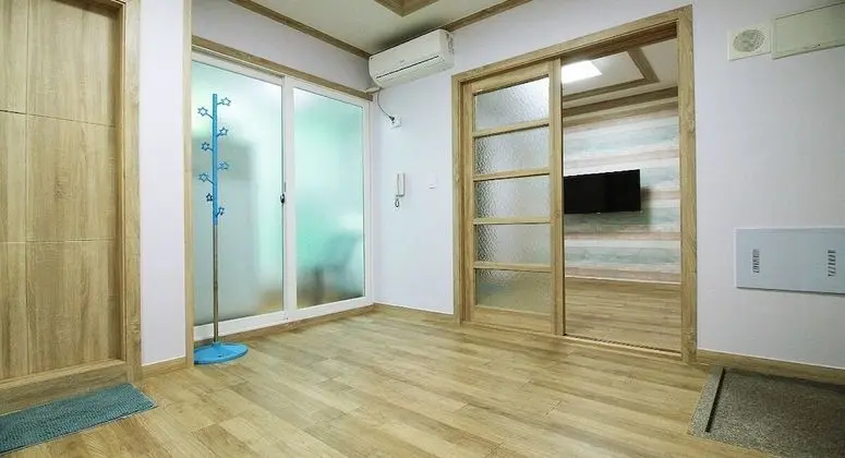 C2 1.5room (Room 1 + Living Area + Bathroom)