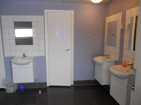 Family Kulübe, Ortak Banyo (A)