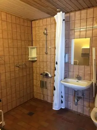 Family Kulübe, Ortak Banyo (B)