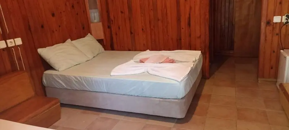 Bungalow, Havuz Manzaralı