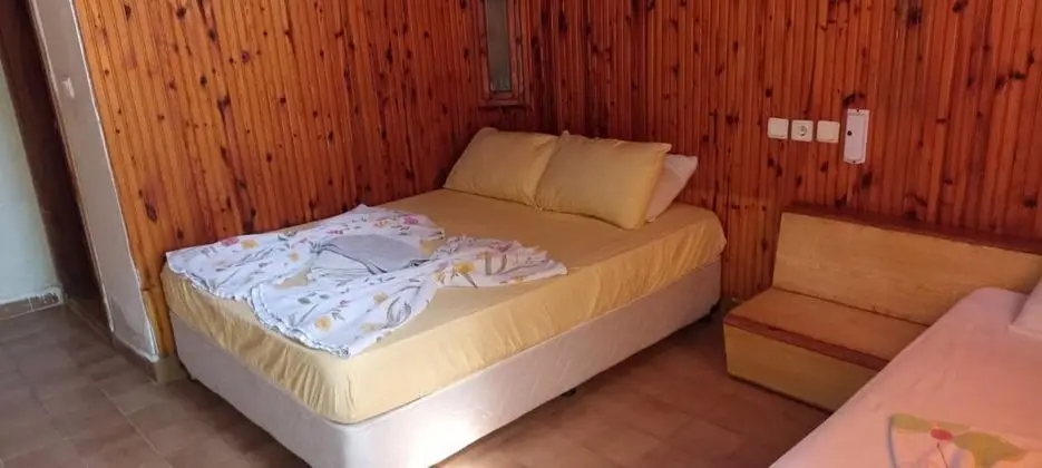 Bungalow, Havuz Manzaralı