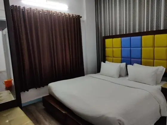 Standard 1 BHK Queen