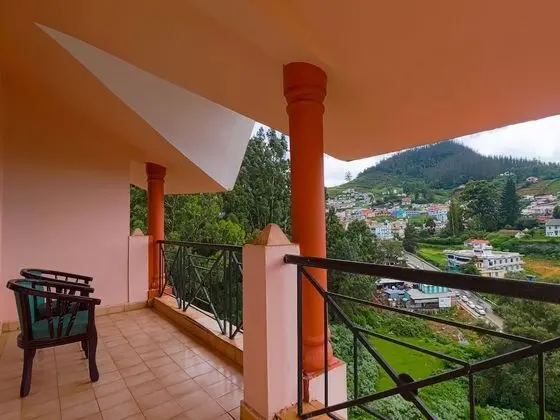 Superior Oda, Balkon, Vadi Manzaralı