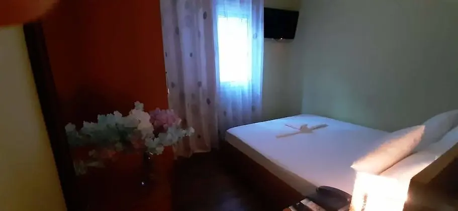 Economy Tek Büyük Yataklı Oda