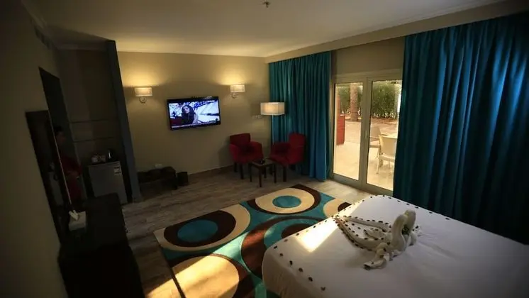 Deluxe Tek Büyük veya İki Ayrı Yataklı Oda, Bahçe Manzaralı