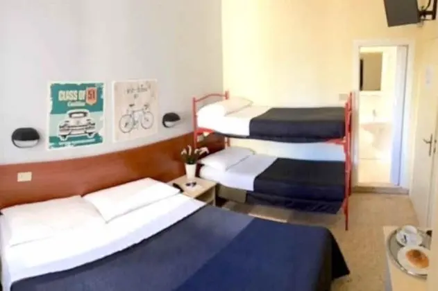 Standard Dört Kişilik Oda