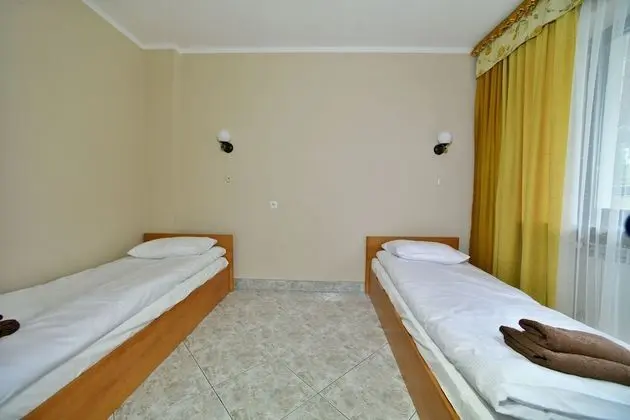 Basic Tek Büyük Yataklı Oda, 2 Tek Kişilik Yatak, Sigara İçilmez, Dağ Manzaralı (1)