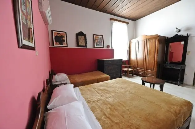 Üç Kişilik Oda